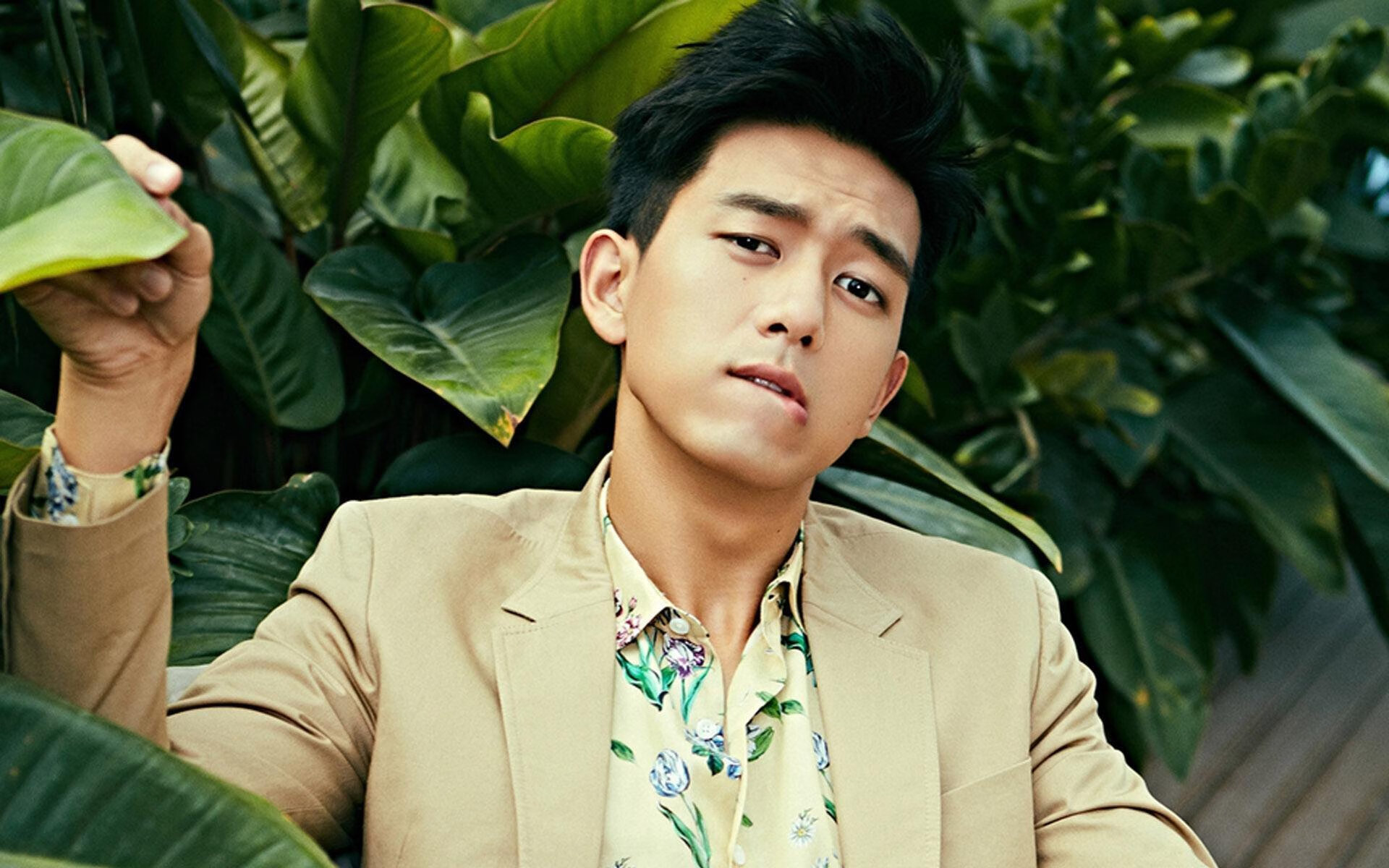 女子足球强化定位球战术提升关键时刻得分能力，足球定位球踢准视频